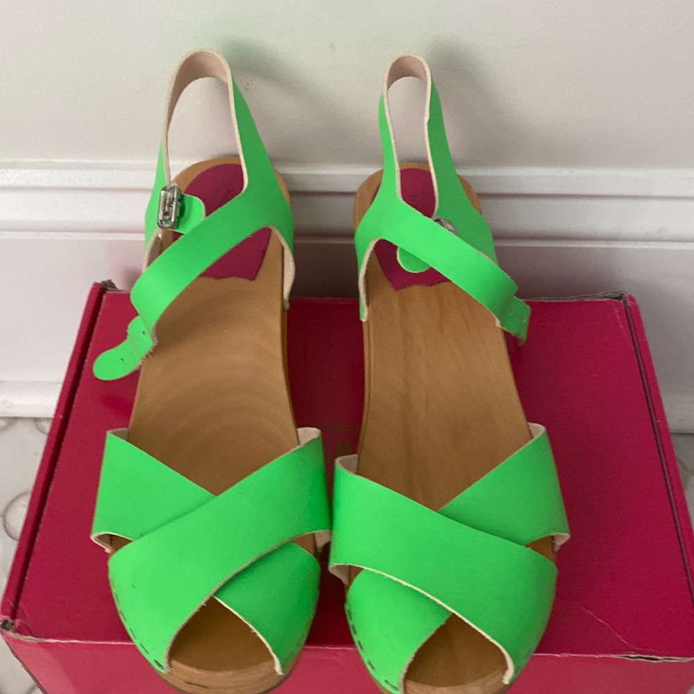 Size 40 neon Green Swedish Hasbeens sandal